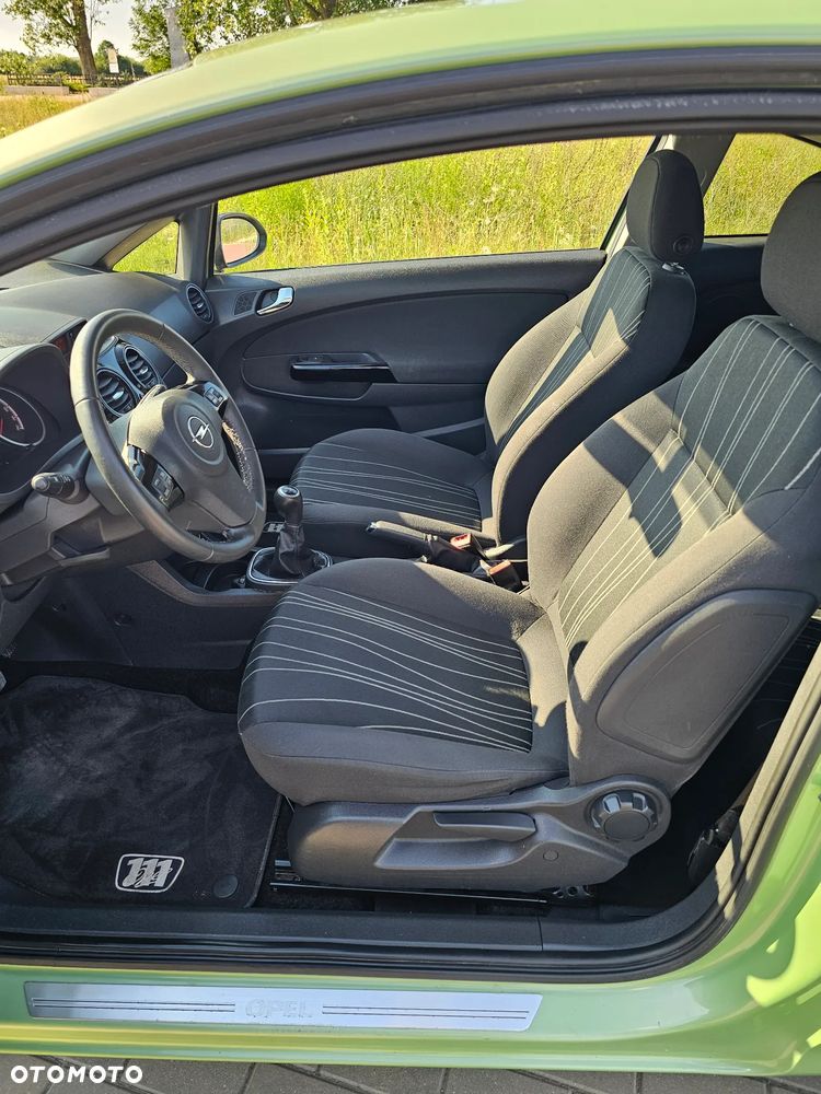 Opel Corsa 1.4 16V Color Edition - 12
