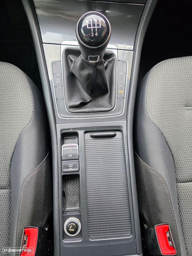 VW Golf 1.6 TDI Confortline - 41