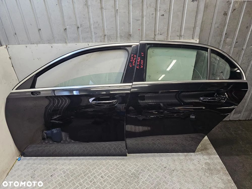 DRZWI LEWY PRZÓD TYŁ MERCEDES W177 191 - 1