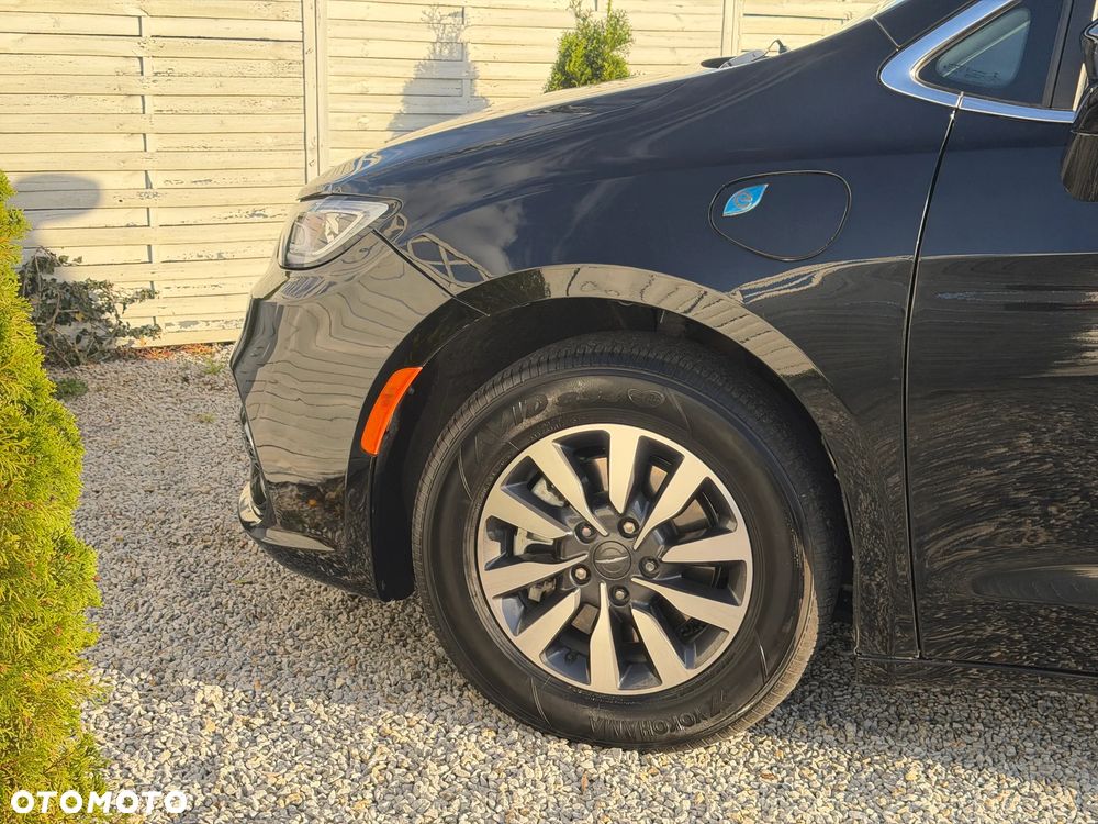 Chrysler Pacifica - 21