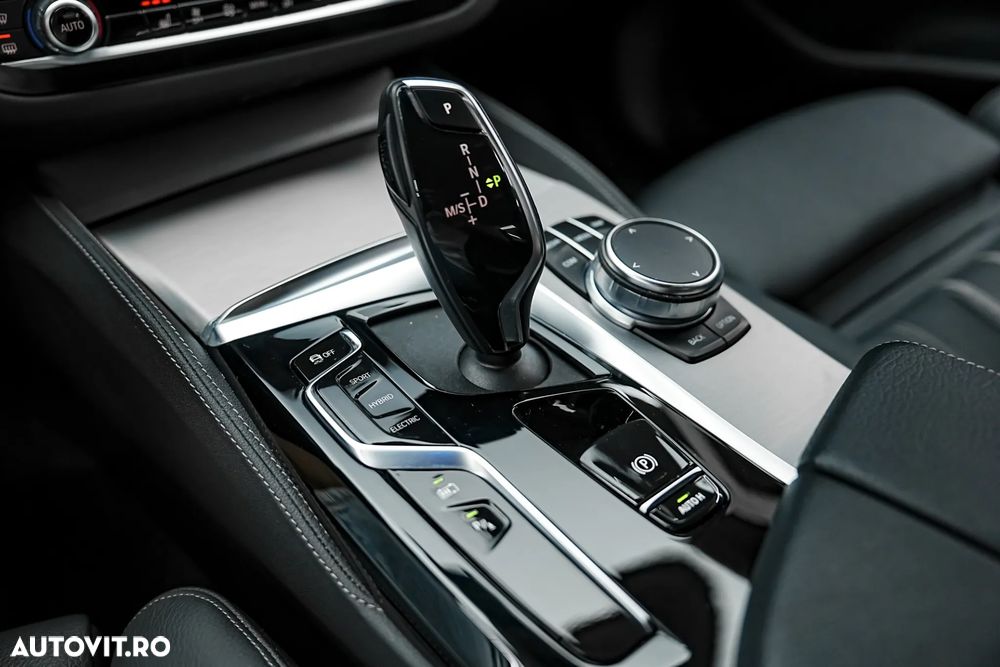 BMW Seria 5 530e Aut. - 40
