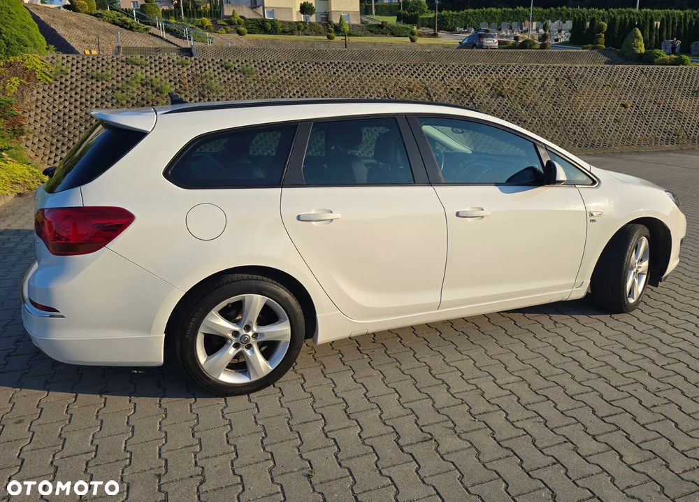 Opel Astra 1.4 T Cosmo - 11