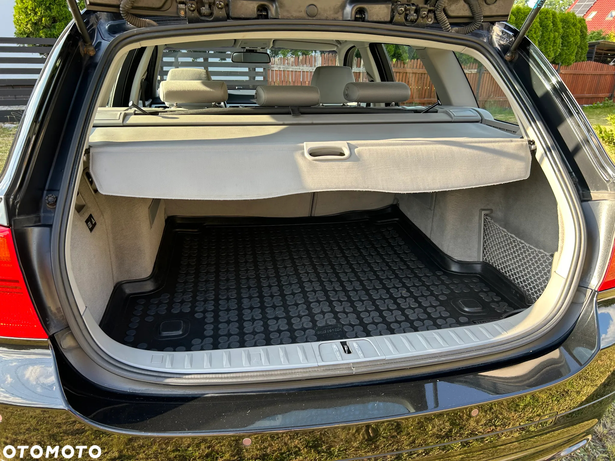 BMW Seria 3 318i Touring - 8