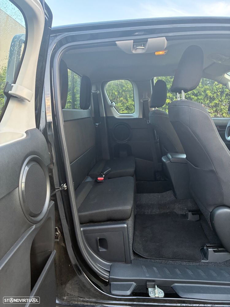 Toyota Hilux 2.4 D-4D 4WD CD CH Aut. - 14