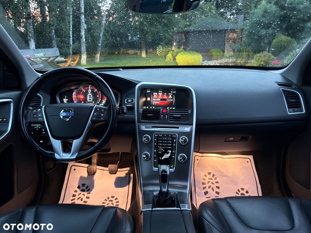 Volvo XC 60 D4 Drive-E Momentum - 24