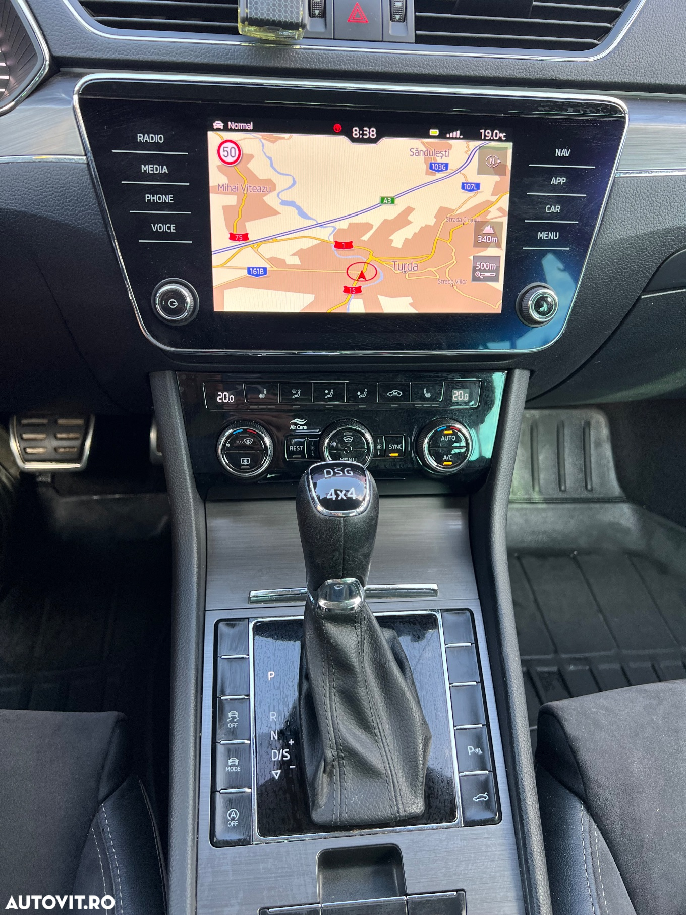 Skoda Superb Combi 2.0 TDI 4X4 DSG Scout - 3
