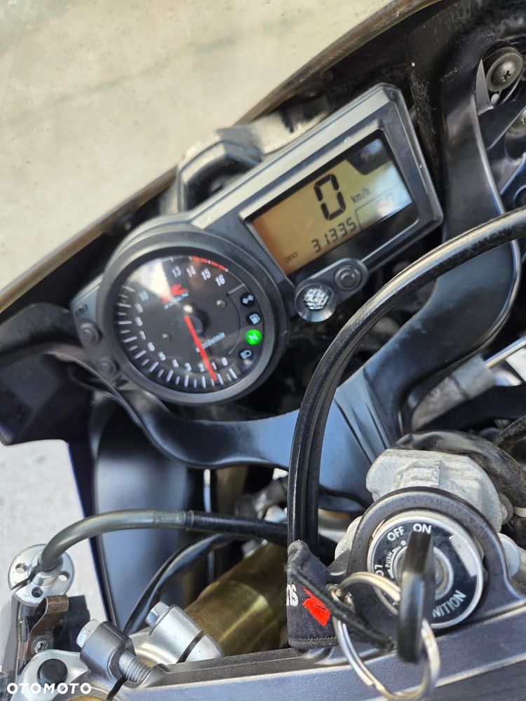 Suzuki GSX-R - 10