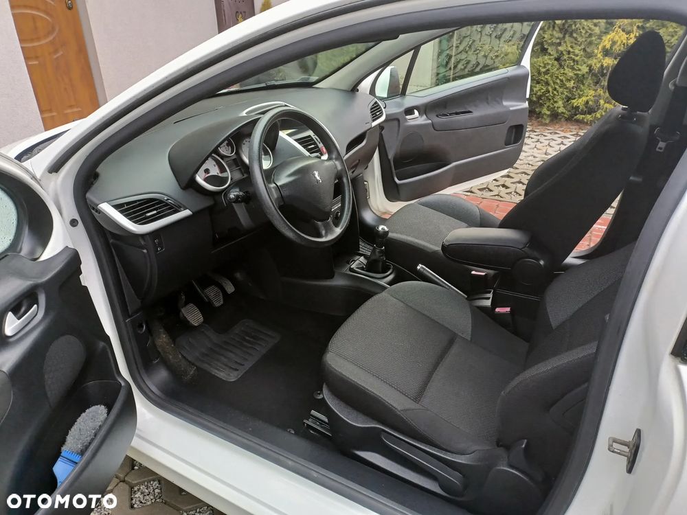Peugeot 207 1.4 HDi Presence - 8