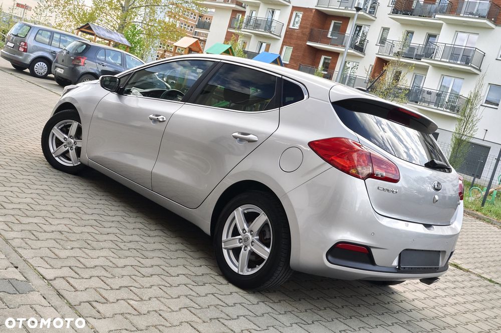 Kia Ceed 1.6 CRDi 128 Spirit - 4