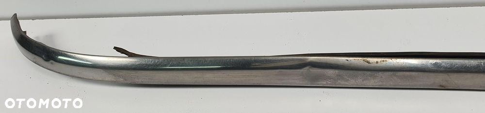 LISTWA OZDOBNA LAMPY LEWY TYŁ MERCEDES W115 W114 - 4