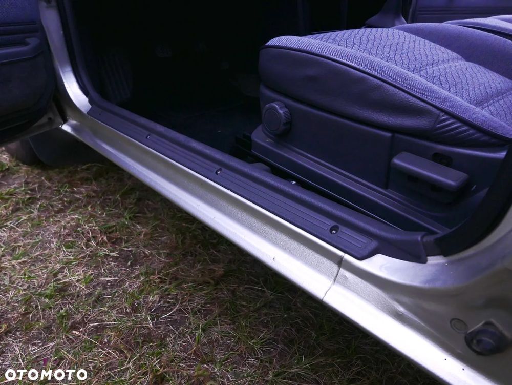 Mazda 626 2.0 D LX - 24