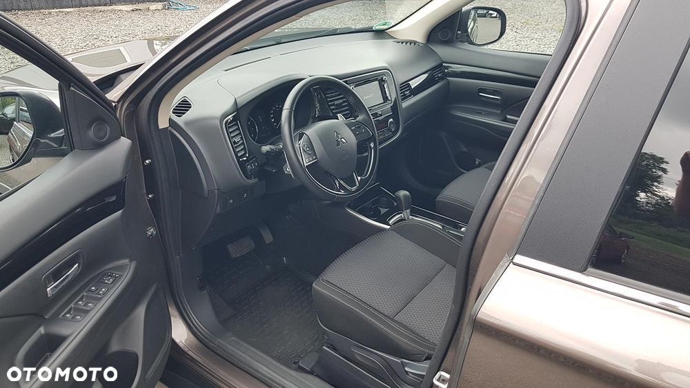 Mitsubishi Outlander 2.0 2WD CVT Spirit - 24