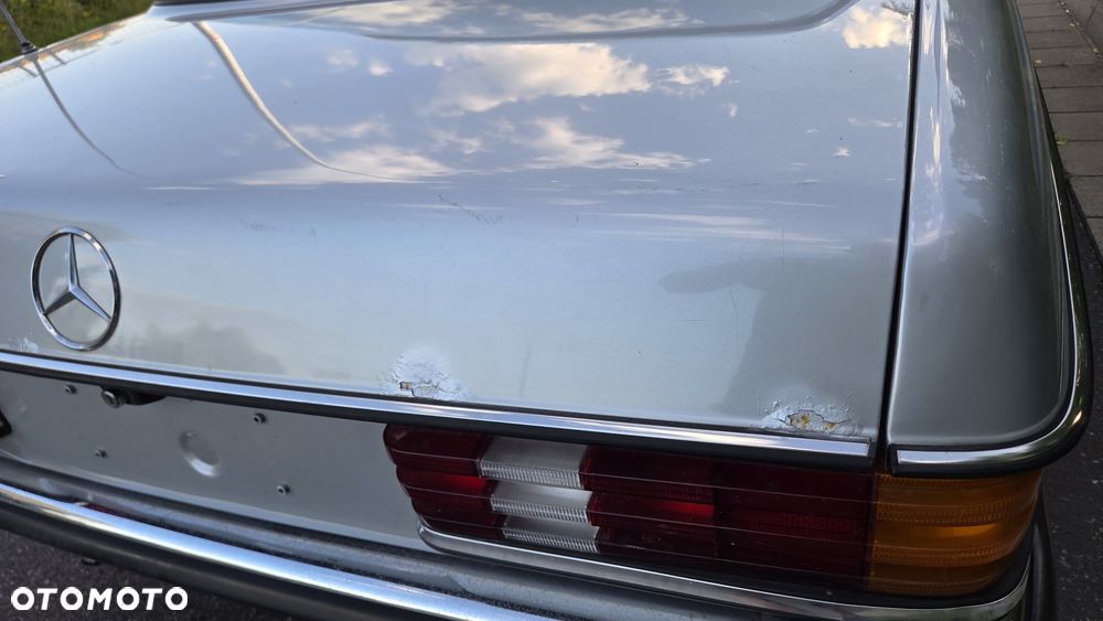 Mercedes-Benz W123 - 23