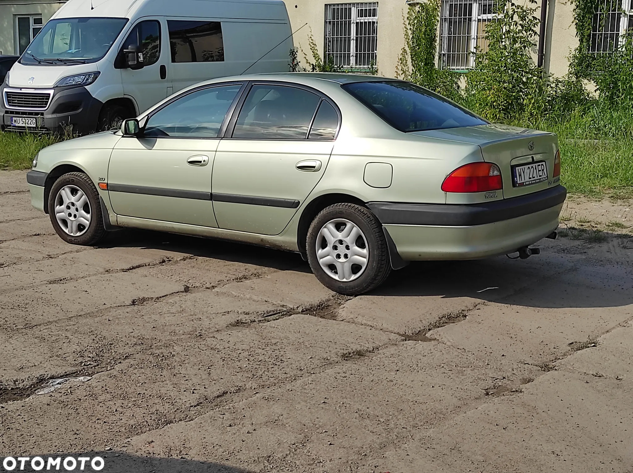 Toyota Avensis 2.0 Sol - 8