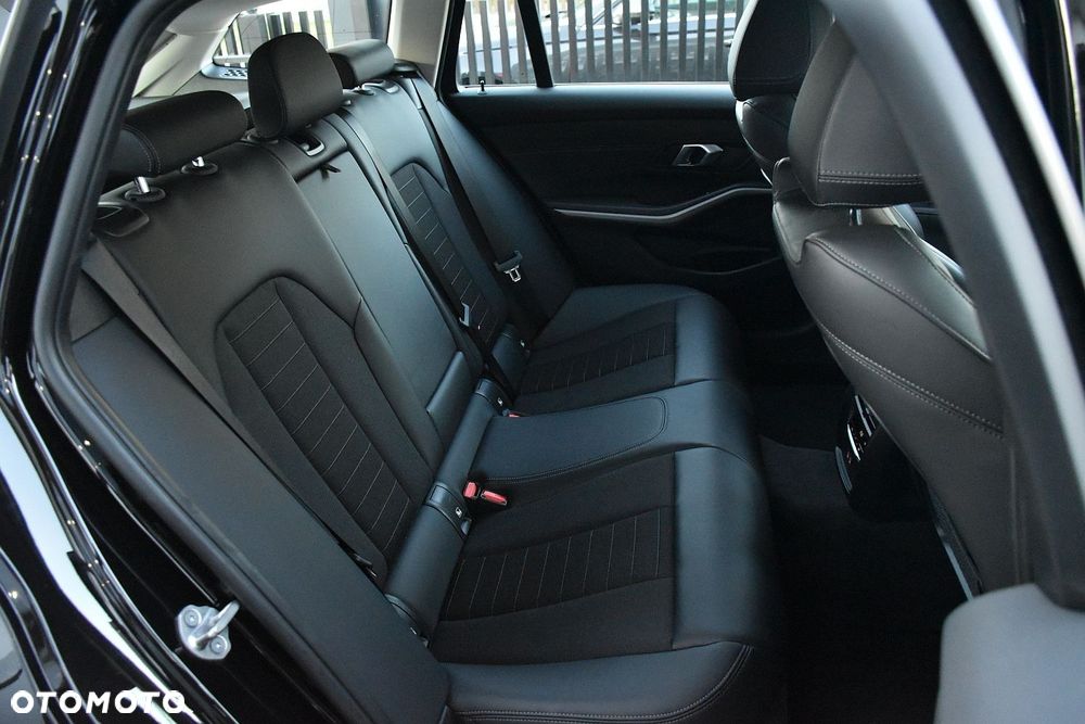 BMW Seria 3 318d MHEV Advantage - 11