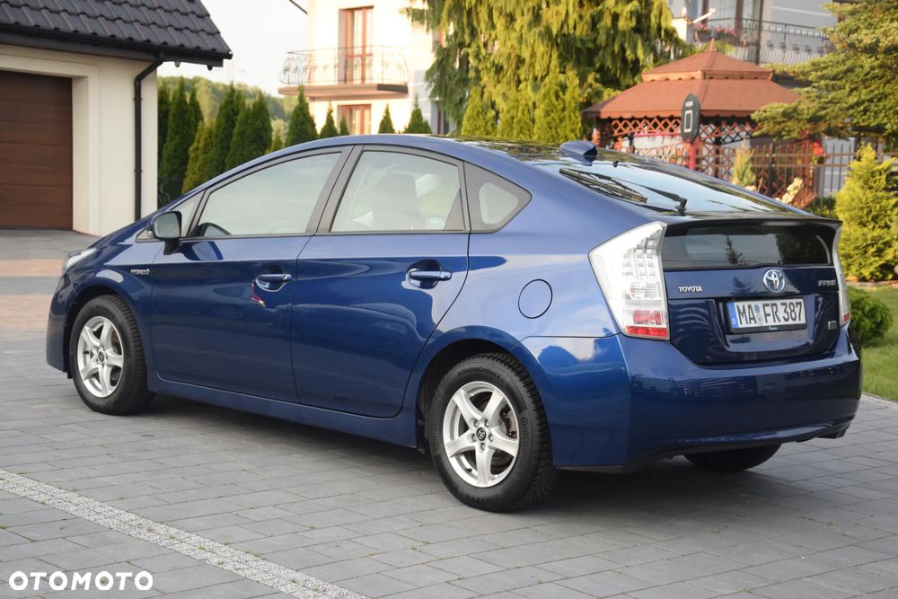 Toyota Prius (Hybrid) Comfort - 3