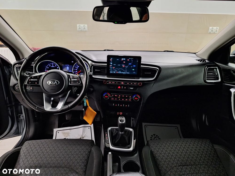 Kia Ceed 1.4 CVVT ISG Dream Team Edition - 23