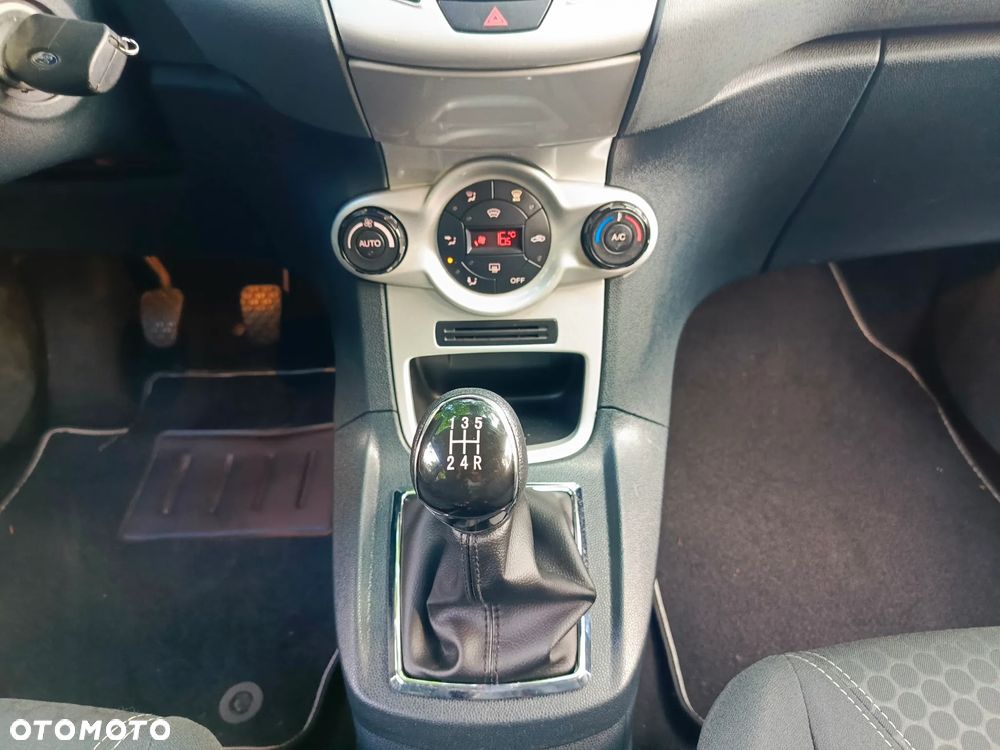Ford Fiesta 1.25 Ambiente - 24