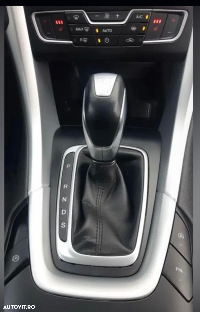 Ford Mondeo 2.0 TDCi Powershift Business - 14