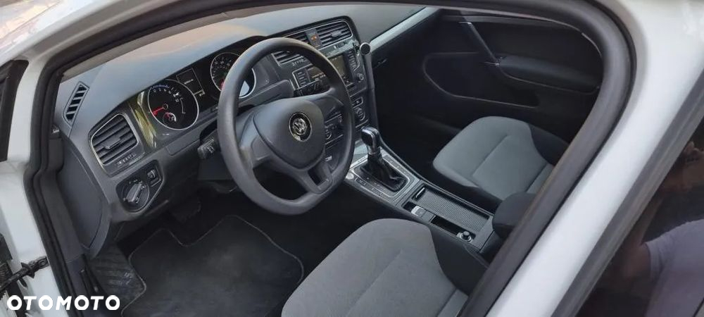 Volkswagen Golf e-Golf - 13