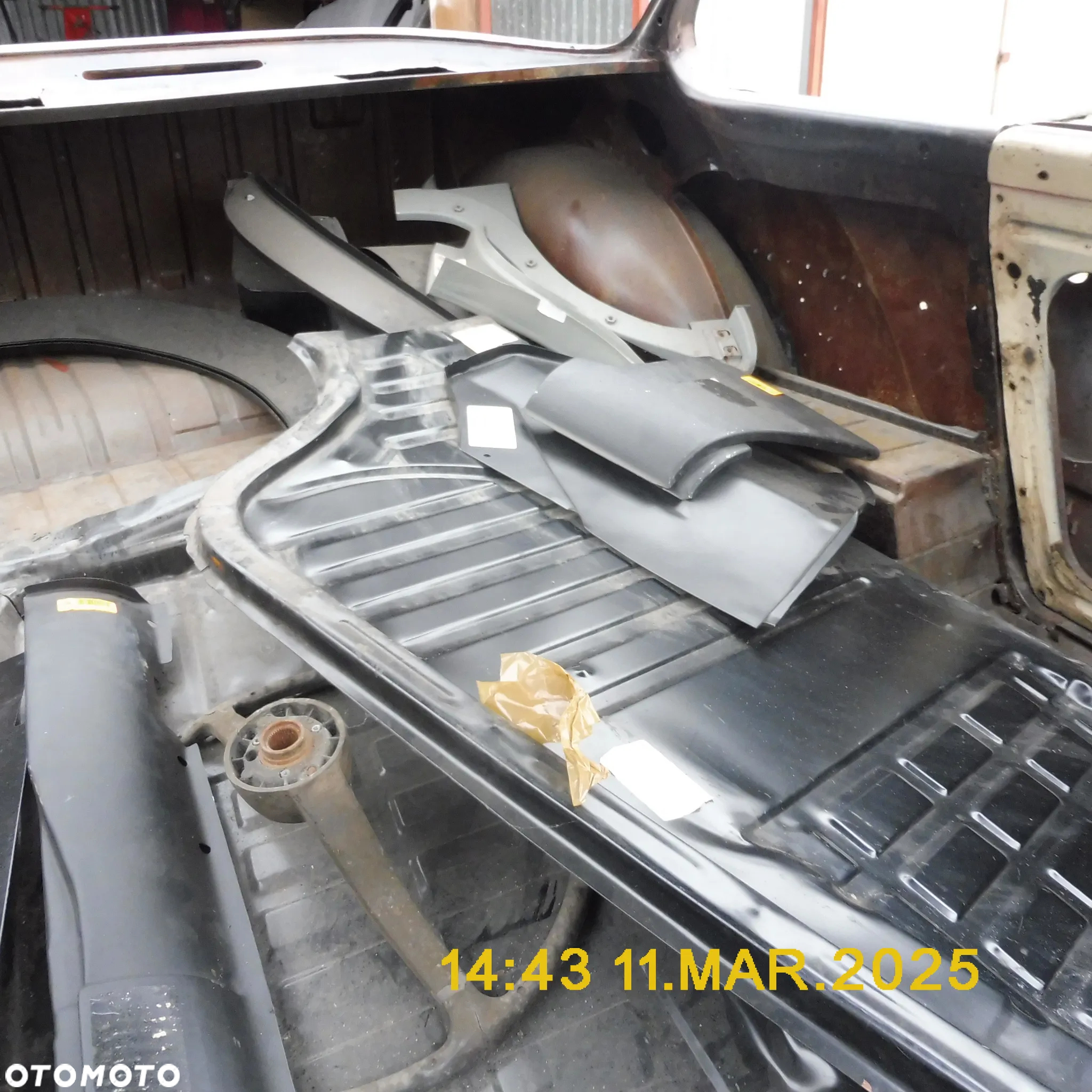 Volkswagen Karmann Ghia - 11