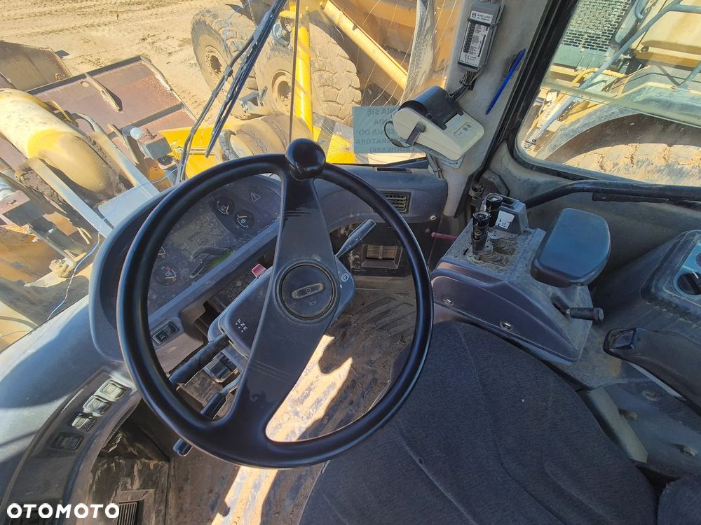 Komatsu WA470-5H - 10
