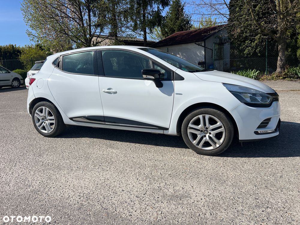 Renault Clio 1.2 16V 75 LIMITED - 15