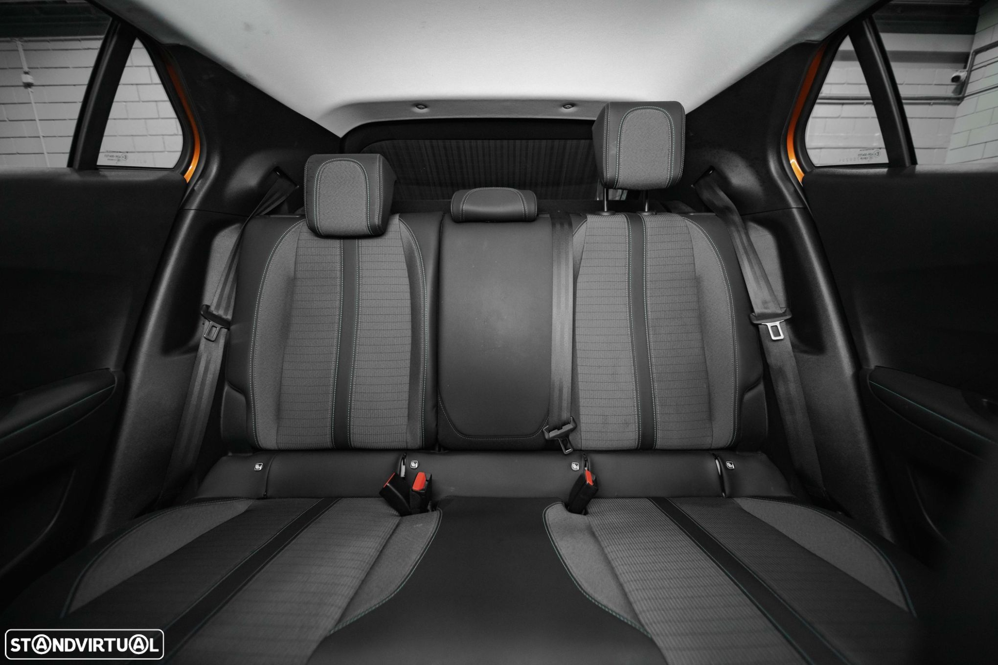 Peugeot 2008 1.2 PureTech Allure EAT8 - 6