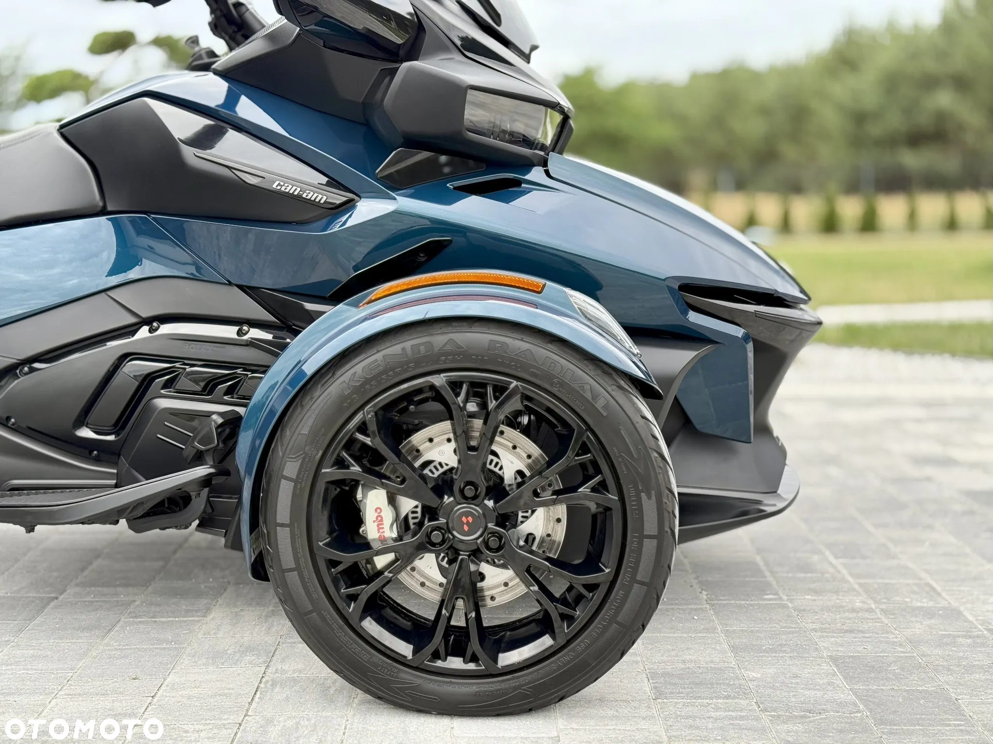 Can-Am Spyder - 6