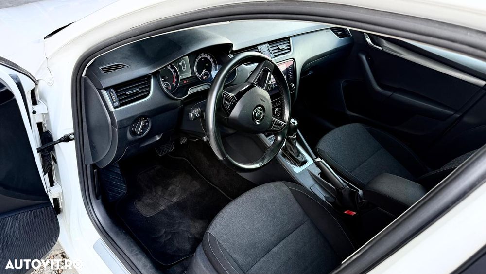 Skoda Octavia 1.6 TDI DSG Ambition - 5