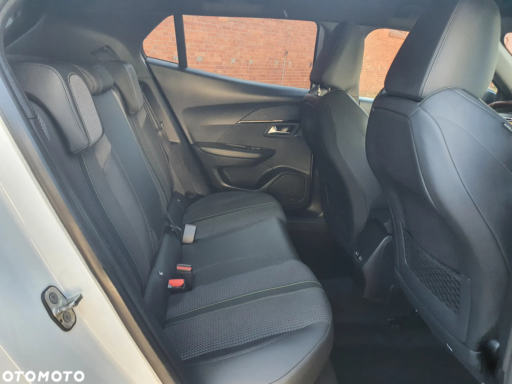 Peugeot 2008 1.2 PureTech GT Line S&S - 12