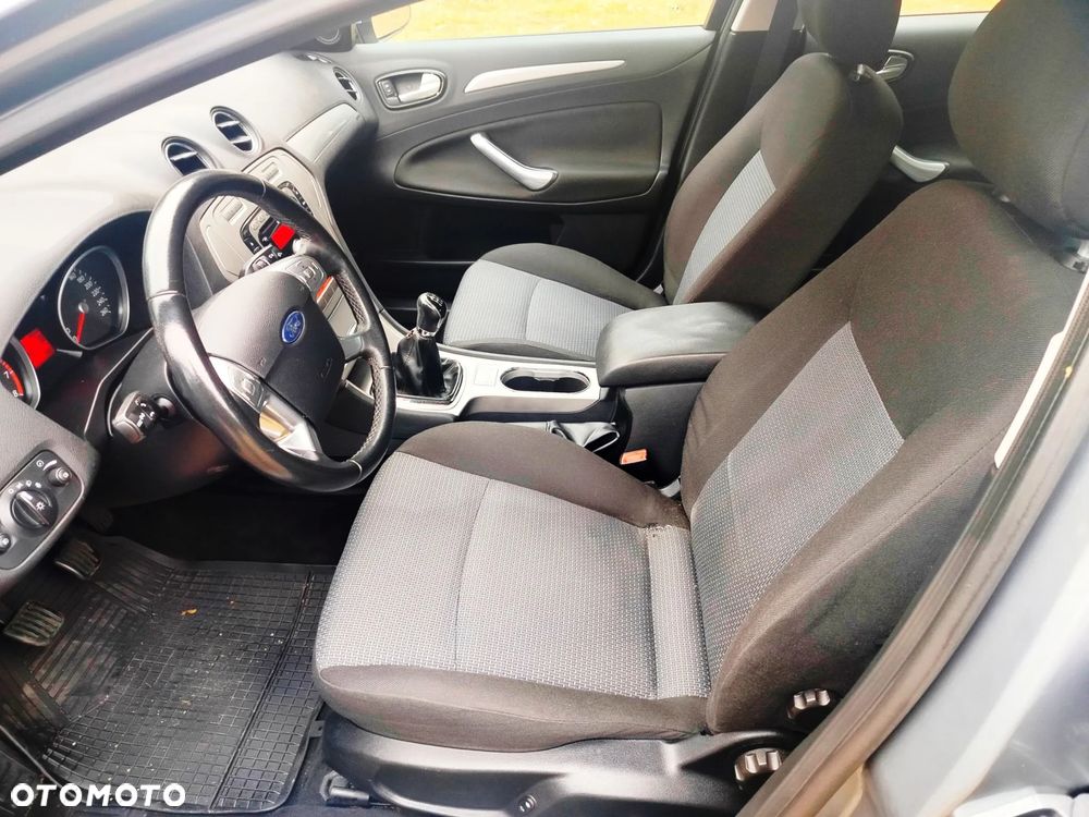 Ford Mondeo 1.6 Ghia X - 21