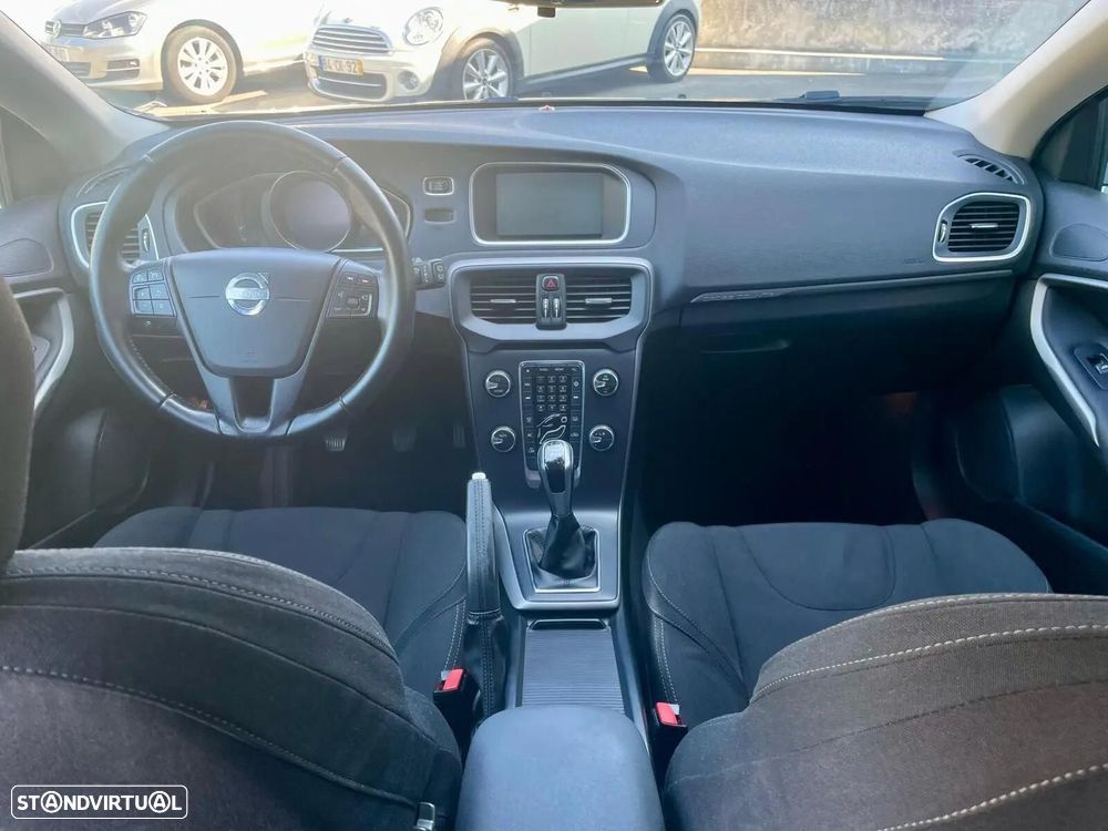 Volvo V40 Cross Country 1.6 D2 Momentum - 9