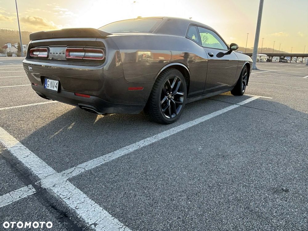 Dodge Challenger - 14