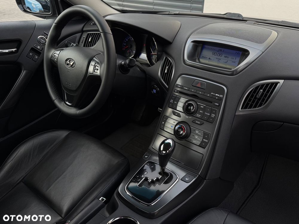 Hyundai Genesis Coupe 3.8 V6 Automatik - 28