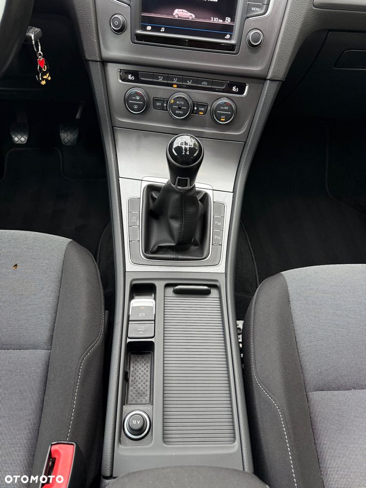 Volkswagen Golf 1.6 TDI BlueMotion Technology Comfortline - 21