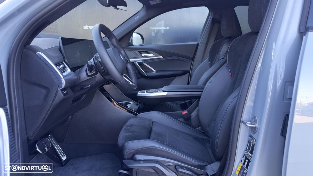 BMW iX2 eDrive20 Pack Desportivo M Pro - 14
