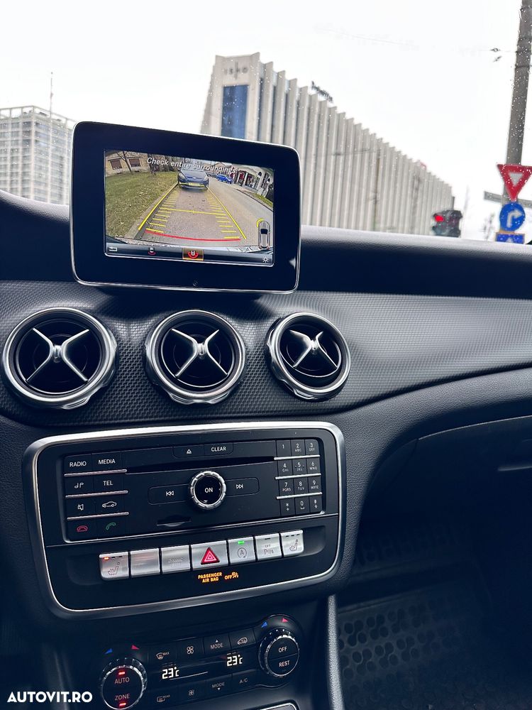 Mercedes-Benz GLA 180 7G-DCT UrbanStyle Edition - 11