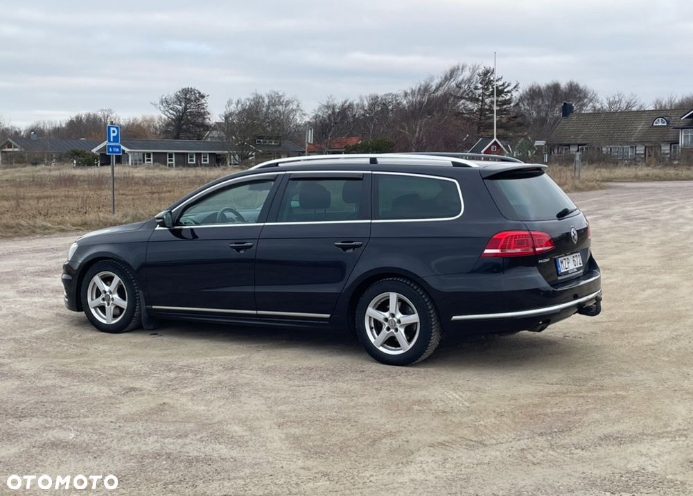 Volkswagen Passat Variant 2.0 TDI 4Motion DSG BlueMotion Tech R-Line - 4