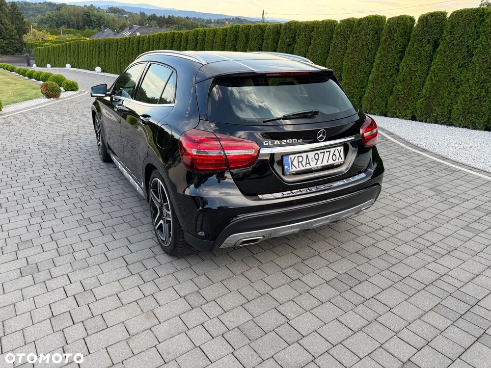 Mercedes-Benz GLA 200 d AMG Line - 8
