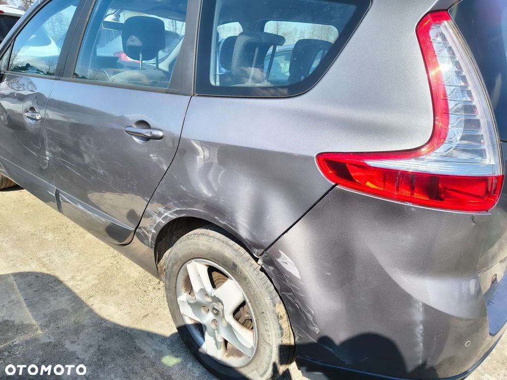 Renault Grand Scenic - 12