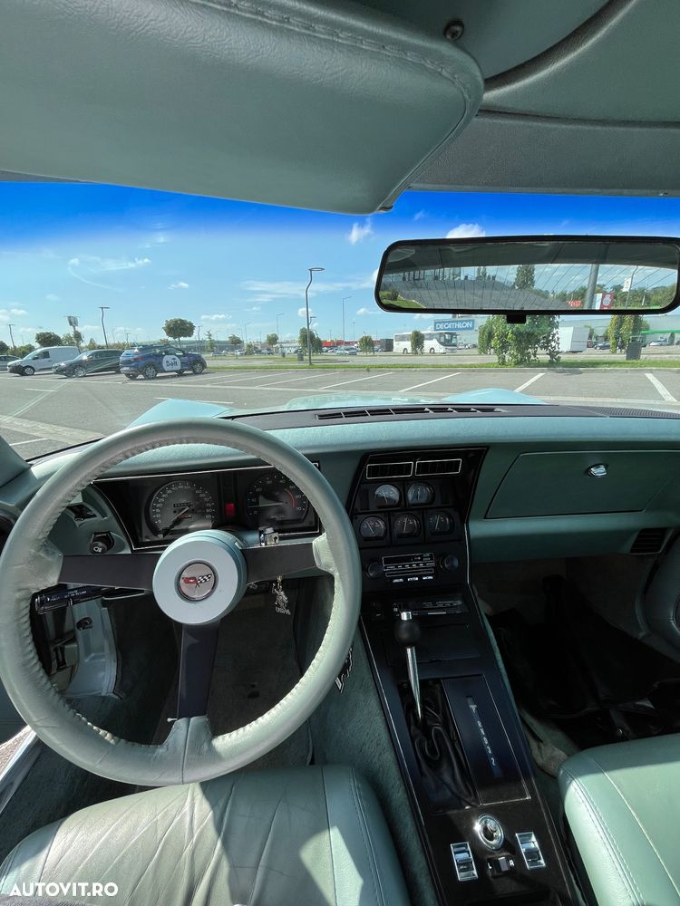 Chevrolet Corvette - 9