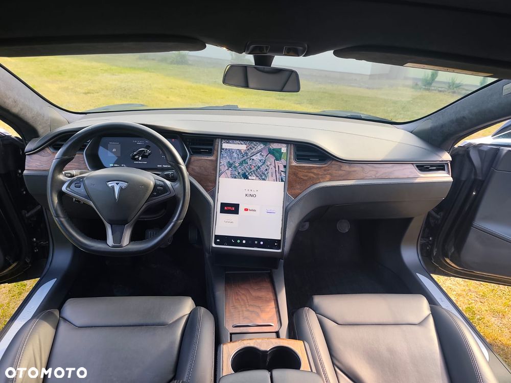 Tesla Model S - 16