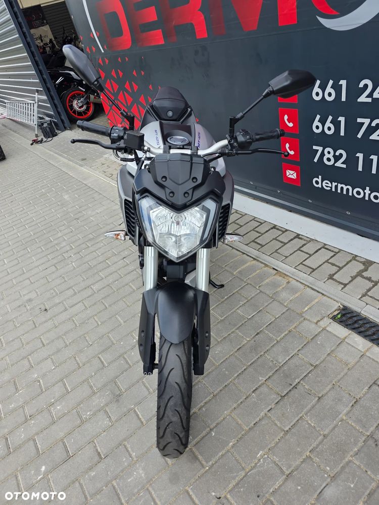 Yamaha MT - 28