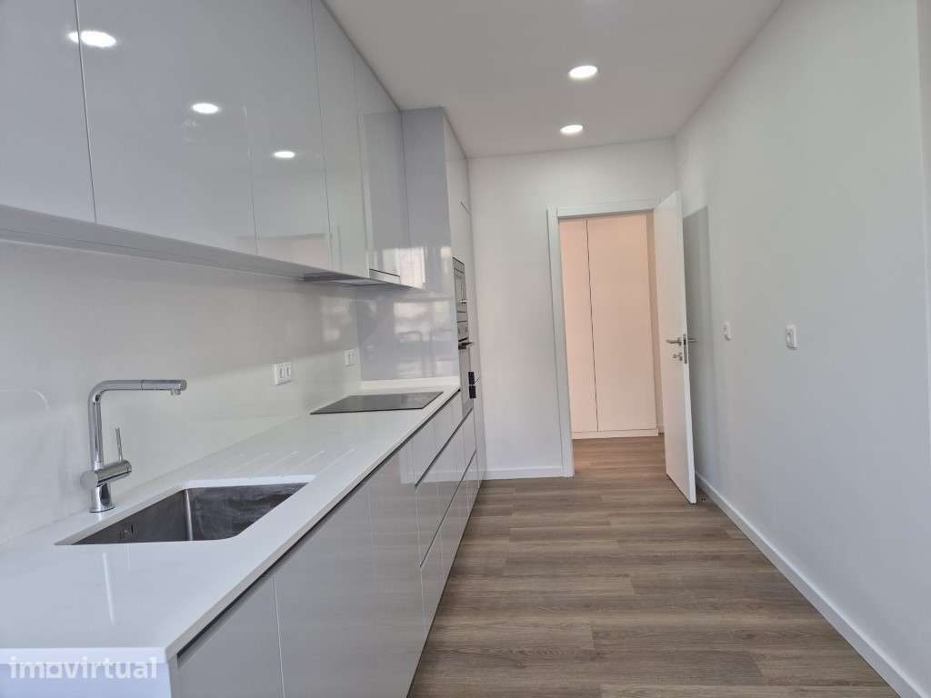 Apartamento T4 Totalmente Remodelado nos Olivais - Grande imagem: 2/42