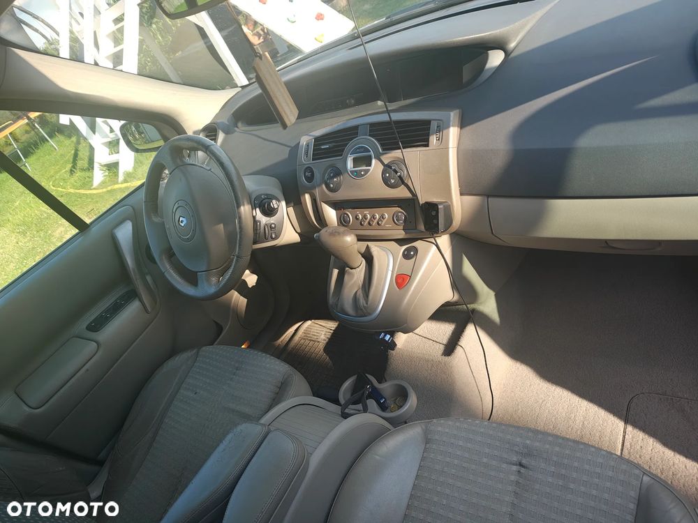 Renault Scenic 2.0 16V Dynamique - 6