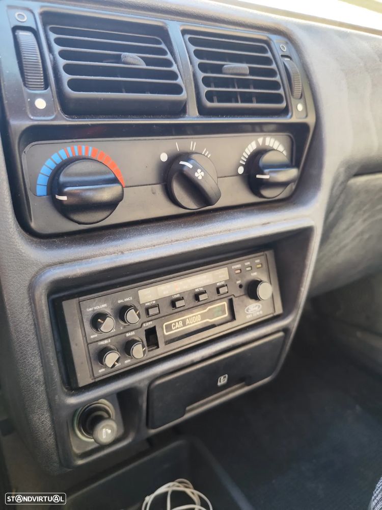 Ford Escort 1.1 CL - 4