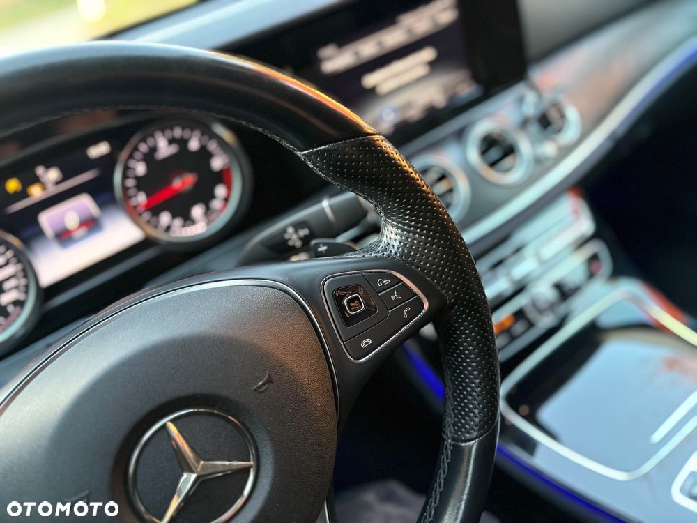 Mercedes-Benz Klasa E 220 d 9G-TRONIC - 14