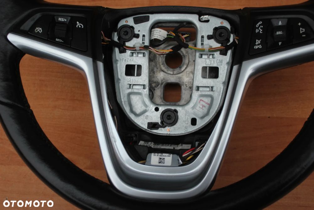 KIEROWNICA SKÓRZANA GRZANA STEROWANIE OPEL ZAFIRA C MOKKA MERIVA B ASTRA J 13351025 - 4