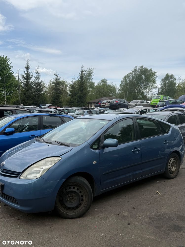 Toyota Prius II 2  na części - 2